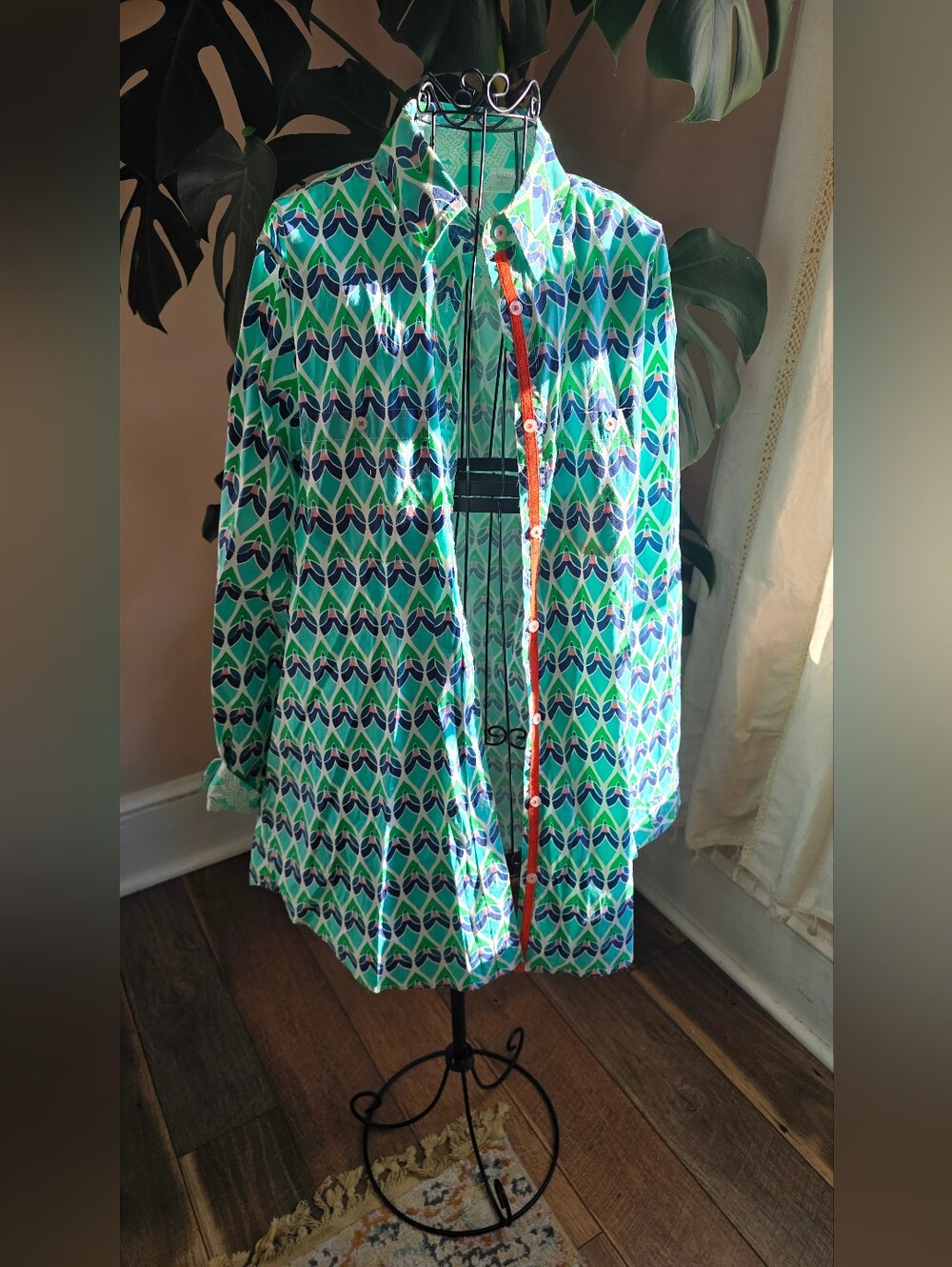 Tizzie by Dizzy Lizzie Blue Green Geometric Ribbon Trim Shirt Size L EUC